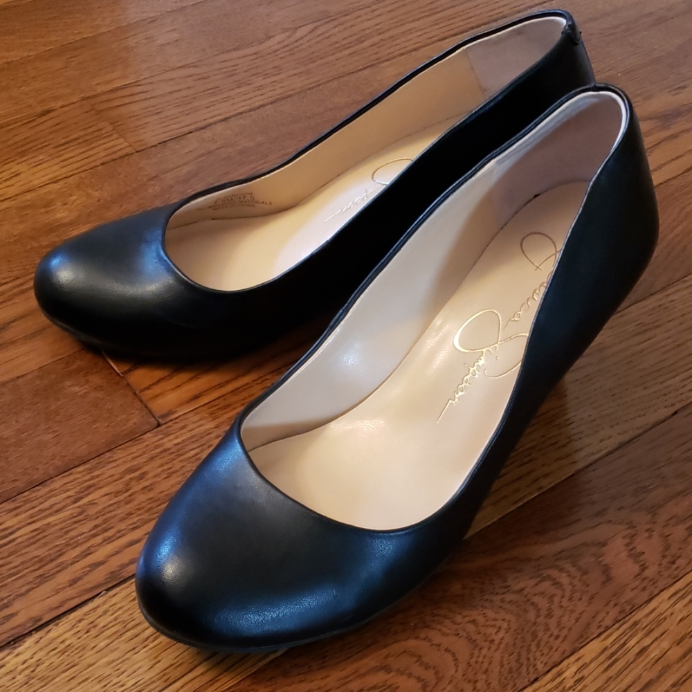 Jessica Simpson black found toe, wedge heels 7.5